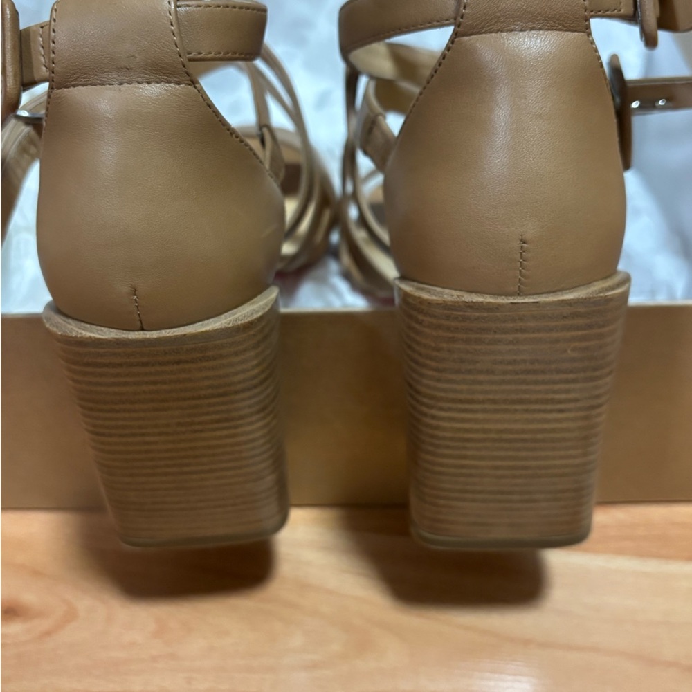 Elegant Tan Strappy Sandals - Picture 10 of 12
